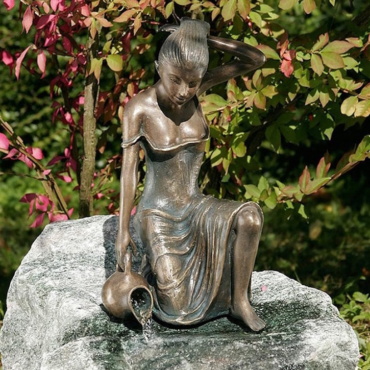 Bronzefigur Mädchen Letizia 35cm Bronze Wasserspeier von Rottenecker