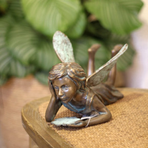 Bronzefigur Fee Elana liegend L34cm Gartenfigur Bronze Skulptur Rottenecker