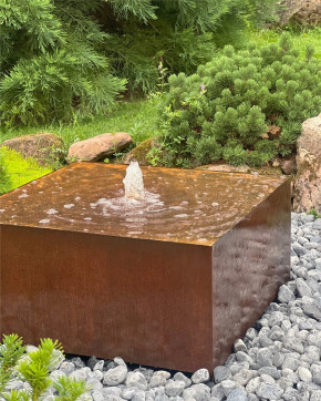 Cortenstahl Quader 100/45cm mit Quellschale Edelrost Gartenbrunnen Springbrunnen