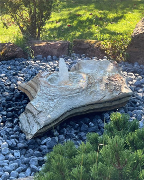 Quellstein Amazonas flach L135cm mit Quellschale und Fontäne Gartenbrunnen Springbrunnen