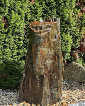 Quellstein Monolith Schiefer 115cm mit Felsvorsprung Gartenbrunnen Springbrunnen