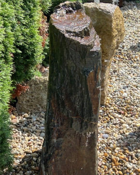 Quellstein Monolith Schiefer 115cm mit Felsvorsprung Gartenbrunnen Springbrunnen
