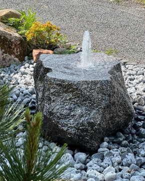 Quellstein Granit L90cm Naturstein Brunnen Komplettset Gartenbrunnen Springbrunnen