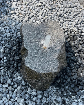 Quellstein Granit L90cm Naturstein Brunnen Komplettset Gartenbrunnen Springbrunnen