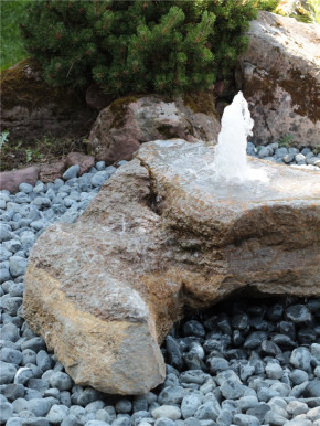 Quellstein Muschelkalk L100cm mit Quellschale Gartenbrunnen Springbrunnen