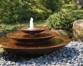 Cortenstahl Wasserschalen Kaskade Trio Ø150cm mit Fontäne Edelrost Springbrunnen Komplettset