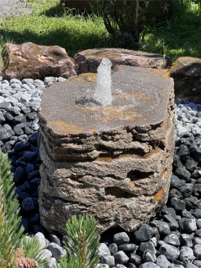 Quellstein Muschelkalk L80cm mit Quellschale flach Gartenbrunnen Springbrunnen Komplettset