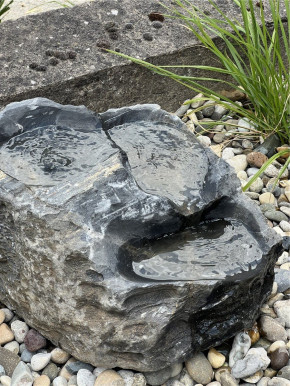 Quellstein Bachlauf Marmor Black Angel L40cm Naturstein Gartenbrunnen Springbrunnen