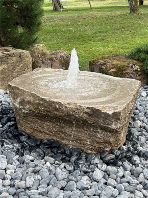 Quellstein Muschelkalk L100cm Naturstein Brunnen Komplettset Gartenbrunnen Springbrunnen